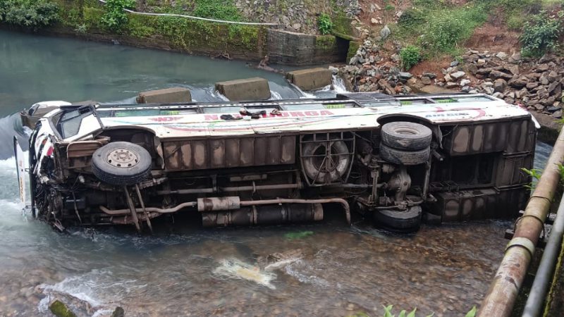 Karwara Private Bus Overturns