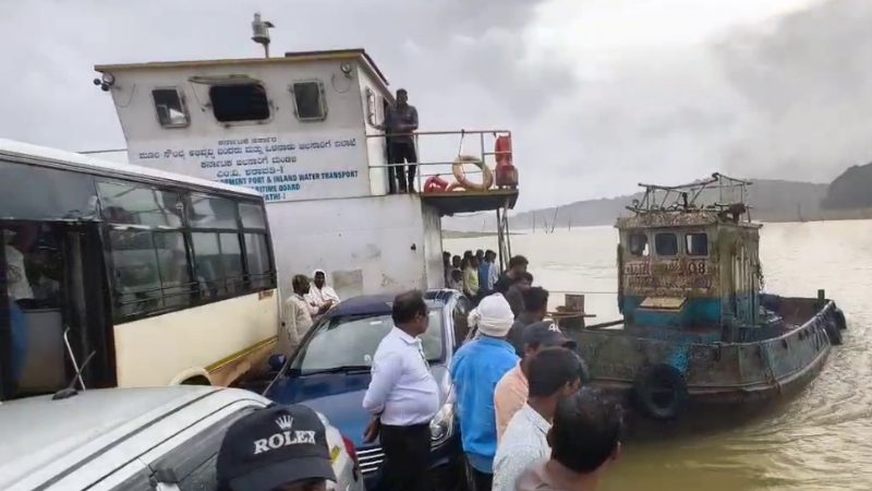 Launch stalled due to technical problem in Sharavati backwater in Sigandur