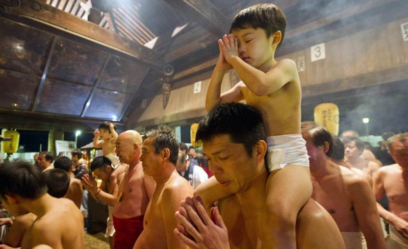 naked festival japan 4