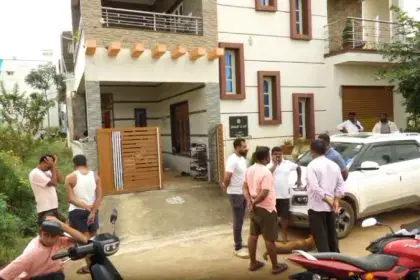 1 kg gold rs 15 lakh cash stolen in hassan