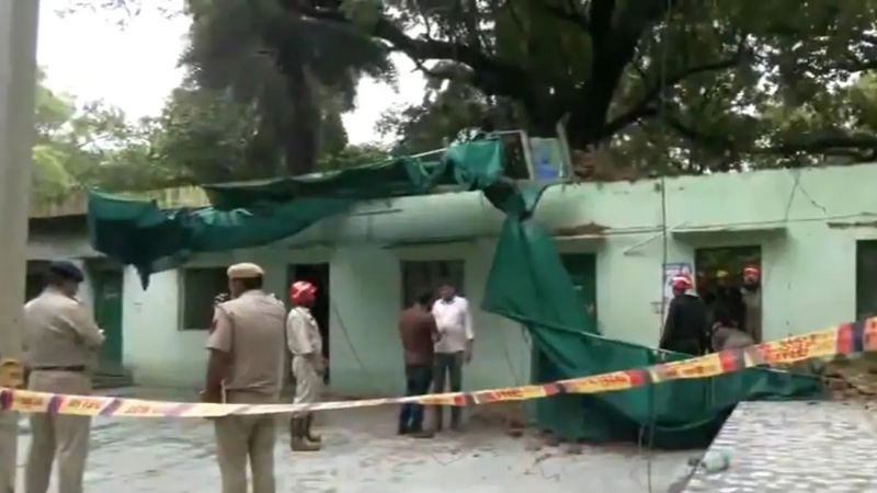 Delhis Humayuns Tomb Collapses