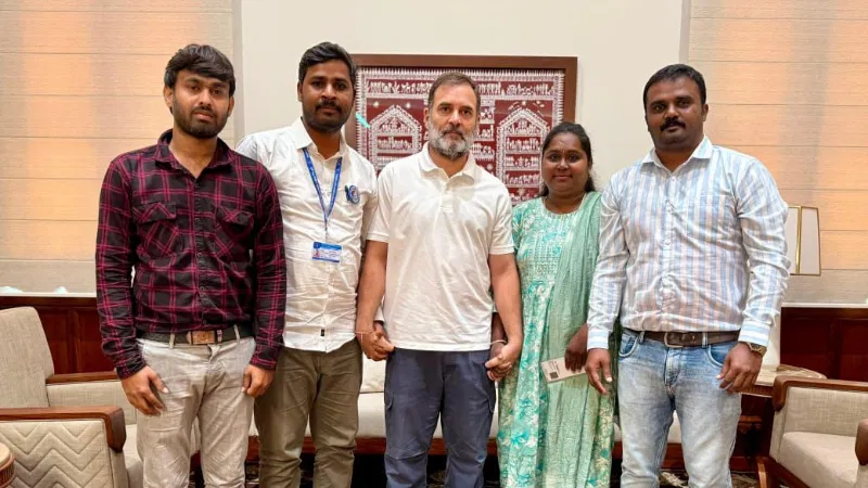 Karnataka Bike taxi Drivers Meets Rahul Gandhi
