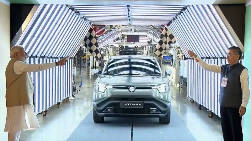 PM Narendra Modi Flags Off Maruti Suzuki E Vitara