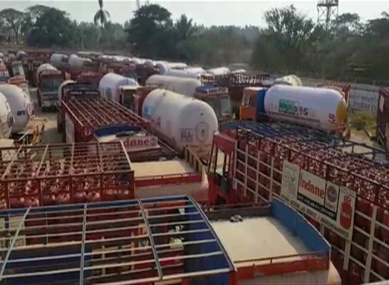 LORRY STRIKE 7
