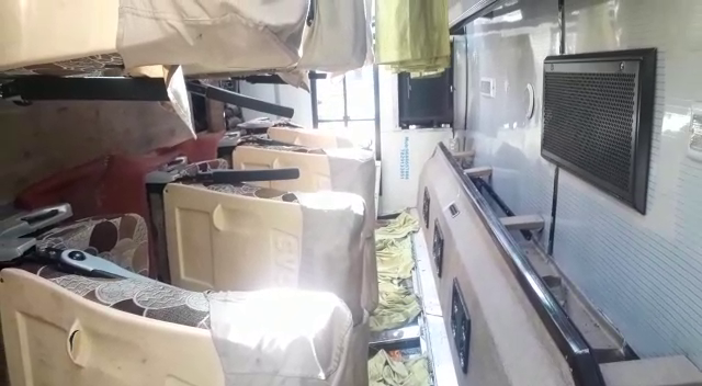 BUS PALTY 4
