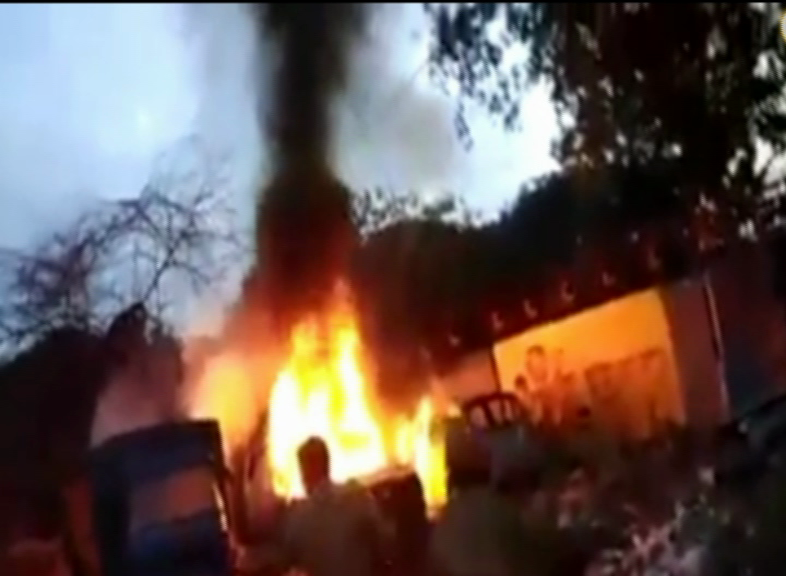 CAR FIRE 10