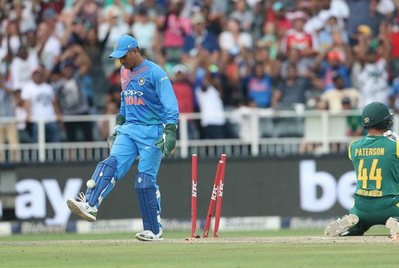 DHONI