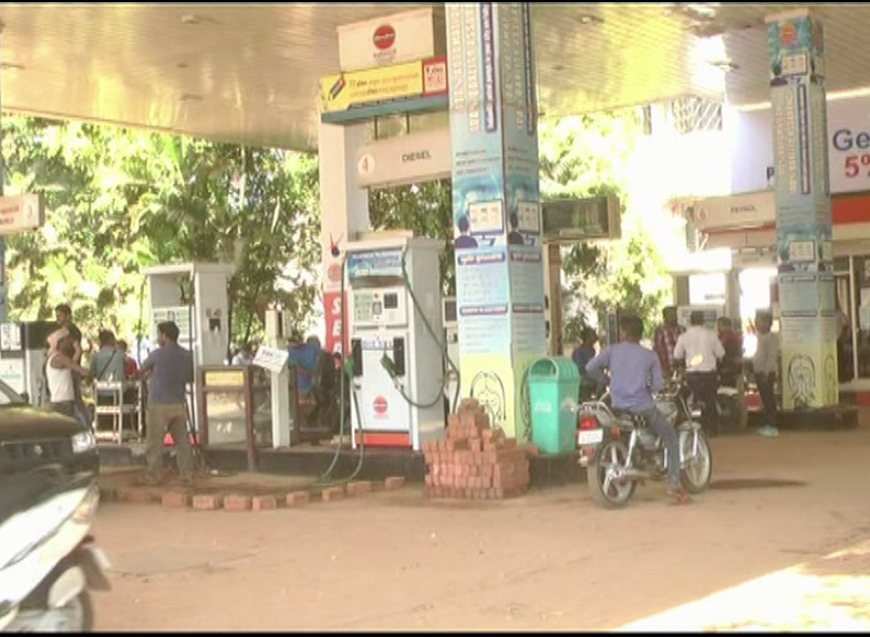 DWD NO PETROL NO HELMET 4