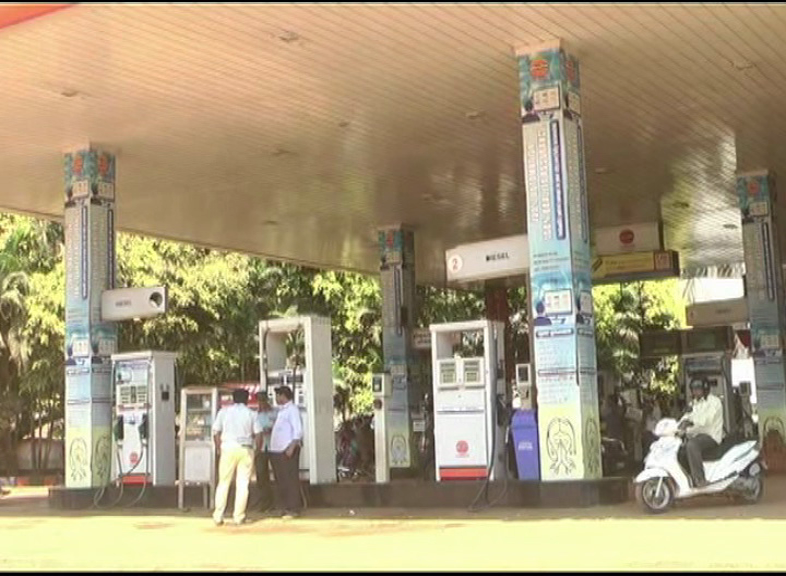 DWD NO PETROL NO HELMET 5