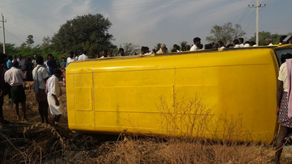 TMK SCHOLL BUS PALTI AV 1