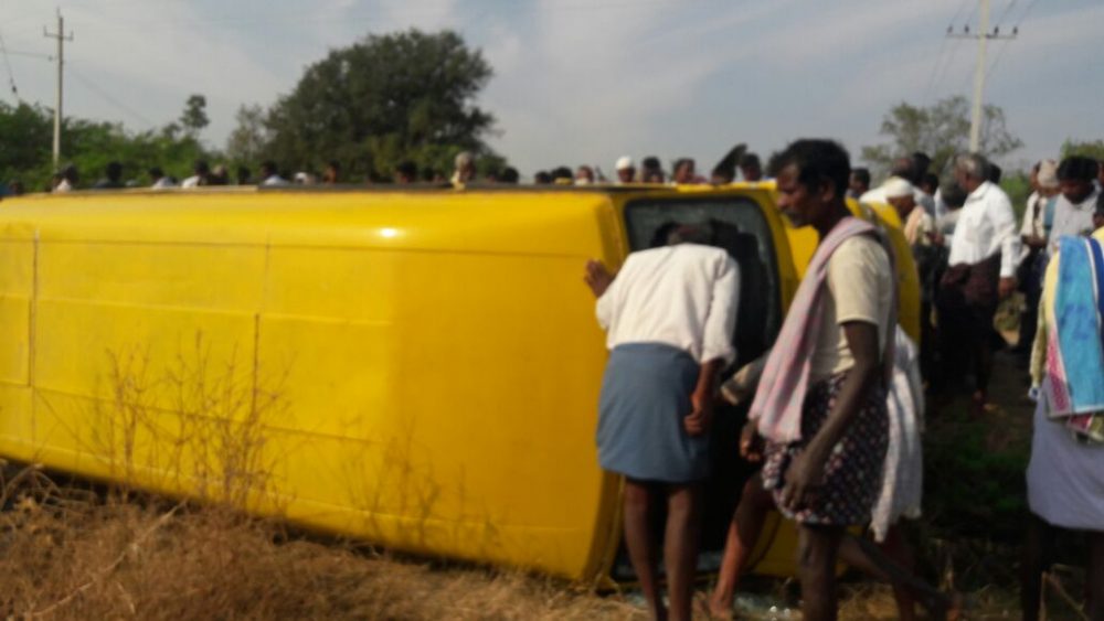 TMK SCHOLL BUS PALTI AV 2