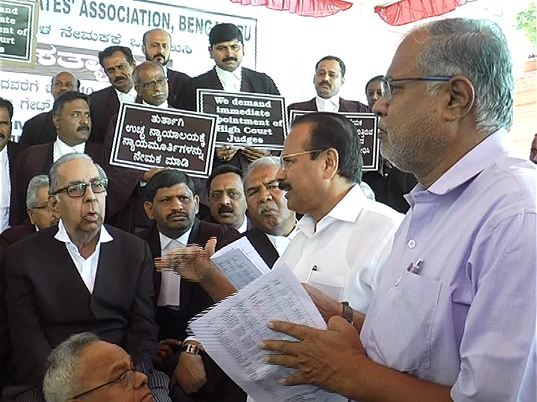 high court protest main 4