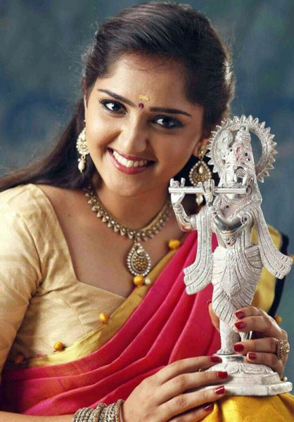 sanusha santhosh photo shoot stills 1