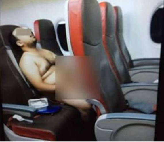 man naked on flight 1520