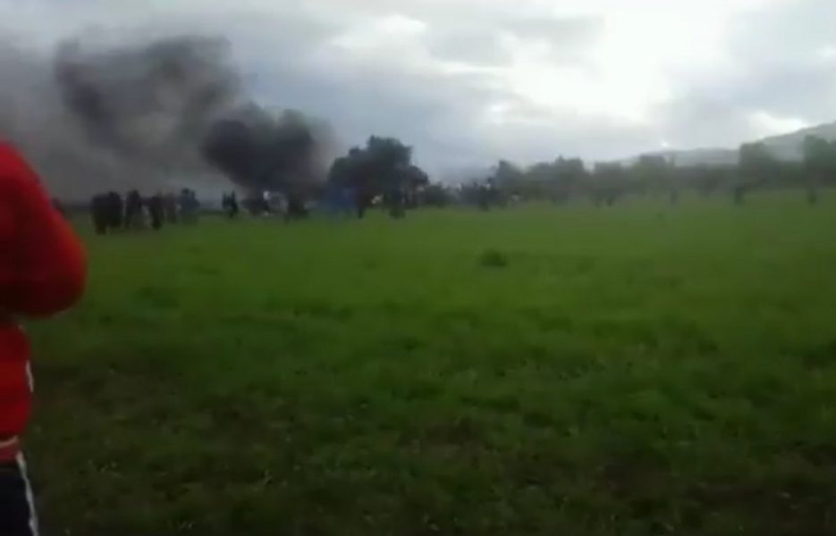 Algerian military plane crashes 1