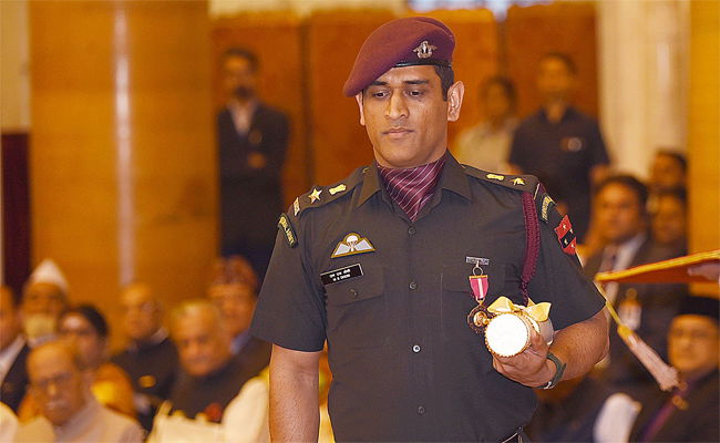 dhoni 3