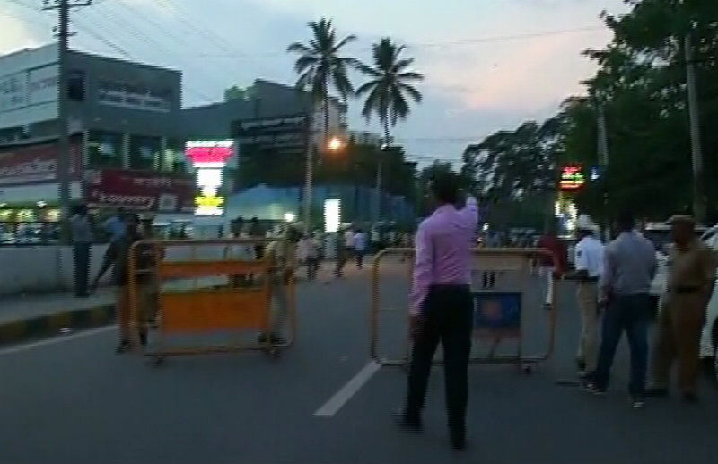 mys police lathi charge 2