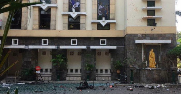 bombers attack Indonesian churches
