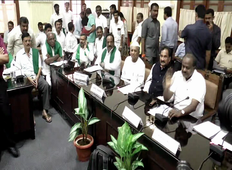 HDK PRESSMEET WITH FARMERS 1