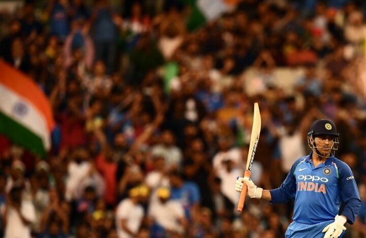 dhoni 11