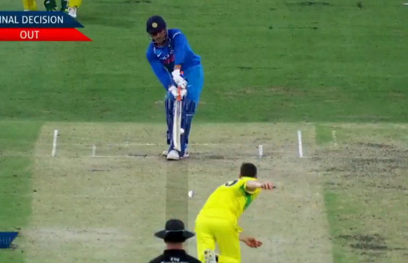 dhoni out 2