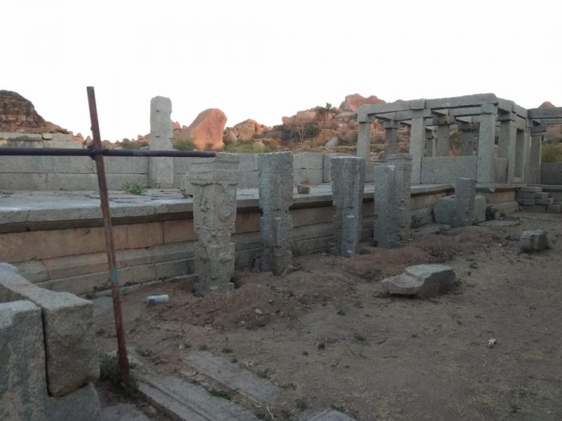 BLY HAMPI SMARAKA AV 1