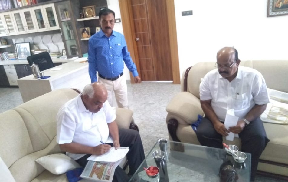 KLR UMESH JADAVA MEET SPEKAR AV 9 e1551691675711