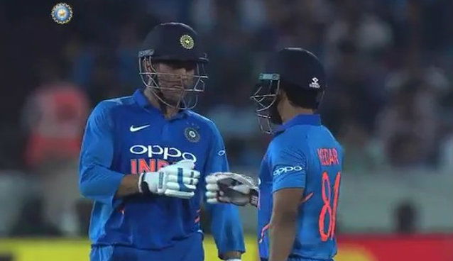 dhoni 1