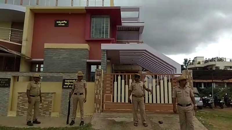 narayana gowda home