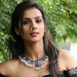Sruthi Hariharan at Solo Tamil Movie Press Meet featured 1