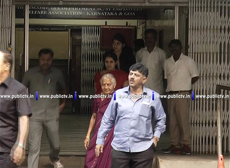 dk shivakumar family
