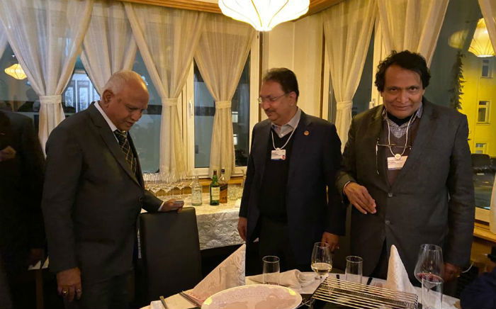 CM BSY FOREIGN 11