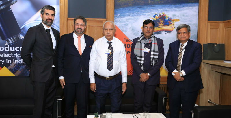 CM BSY FOREIGN 6