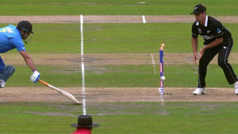 Dhoni a