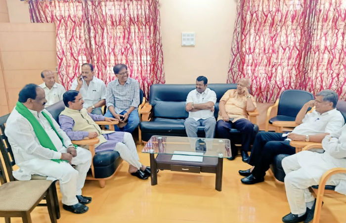 Mahadayi Dispute All Party Meeting In hubballi 3