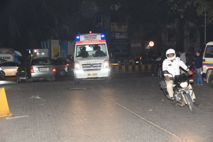 Shabana Azmi Accident ambulence