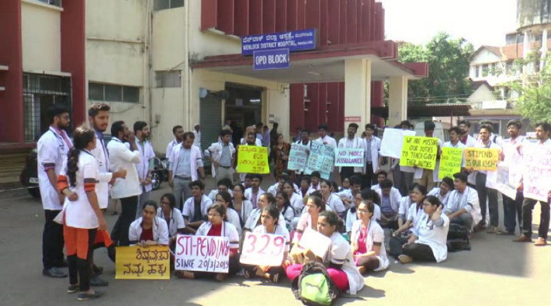 MNG Protest A