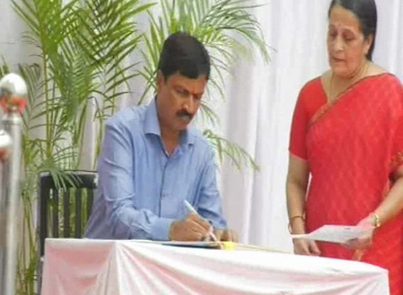 ramesh jarakiholi 1