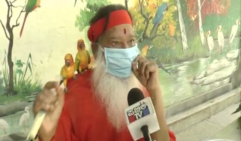 mys swamiji parrot 2