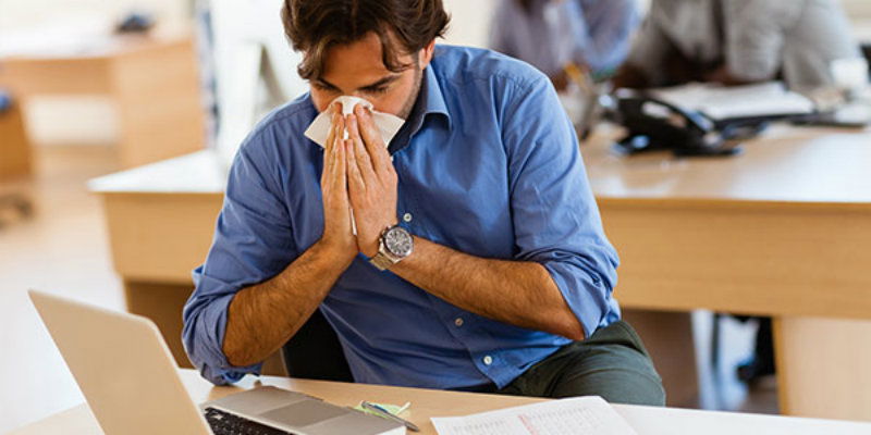 sneezing at work 600x300 1