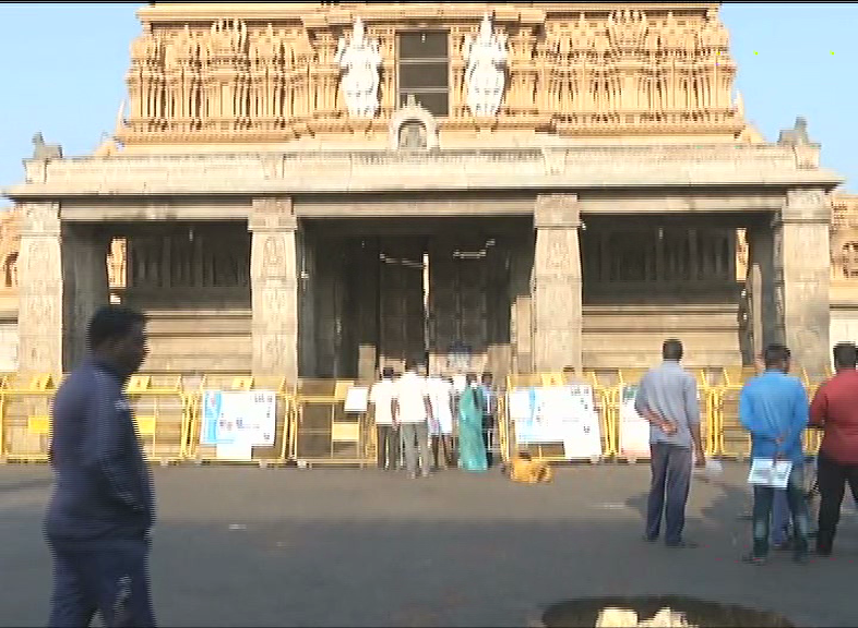 temples close 2