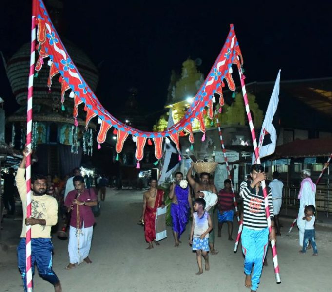 udp krishna mutt holi 1