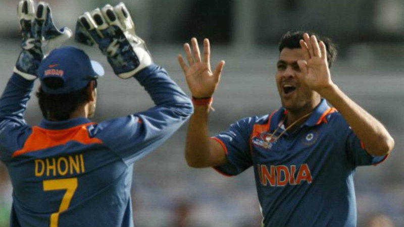 RP Singh MS Dhoni 2