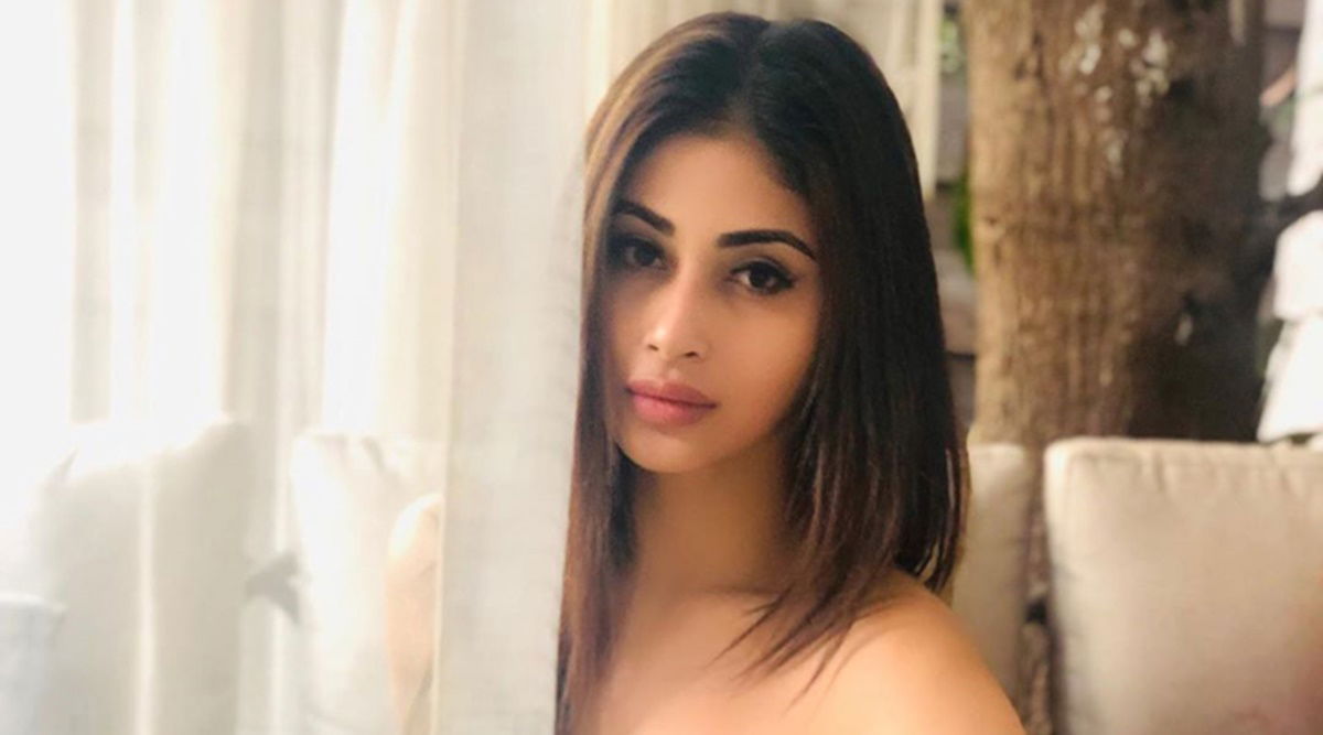 mouni roy 1200