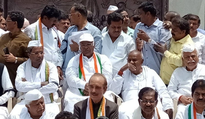 HD Deve Gowda Mallikarjun Kharge b