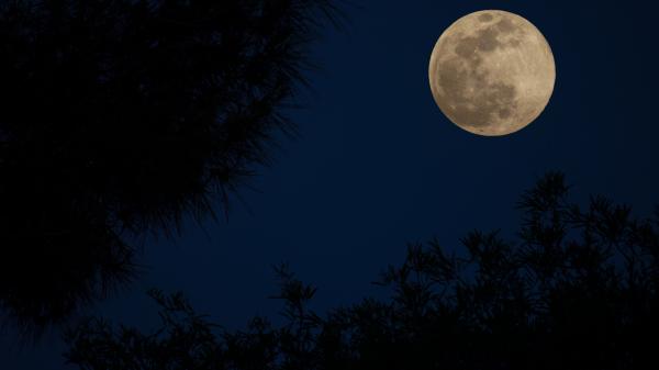 full moon dark eclipse