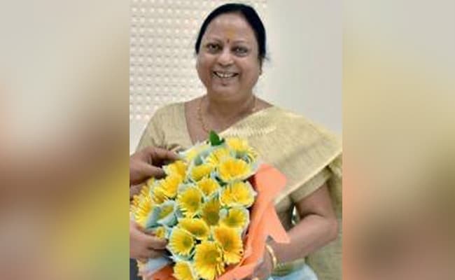 2irspfs8 up minister kamal rani varun