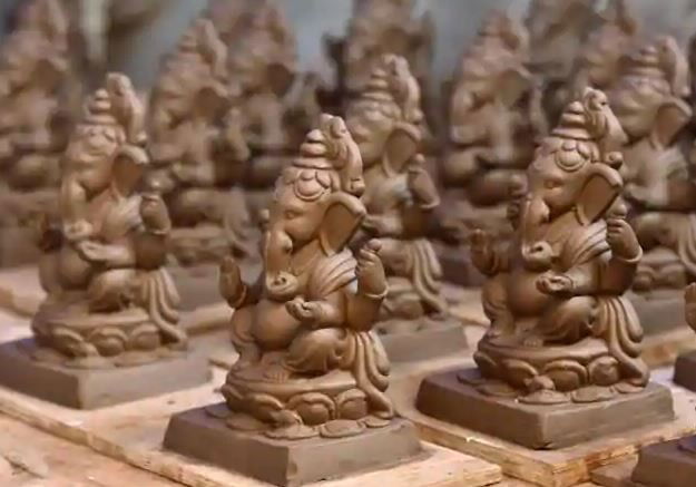 mud ganesha medium