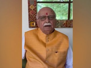 advani bjp