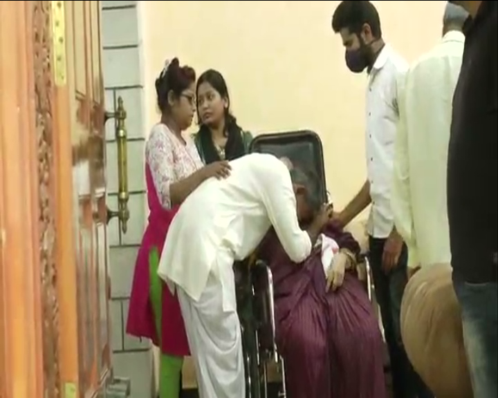 blg suresh angadi home mother 2 2